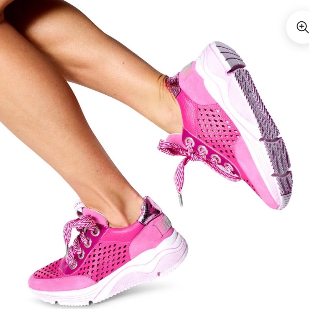 Vaddia Binx Hot Pink Perforated Leather Platform Sneakers‎ Womens Pink Trainers